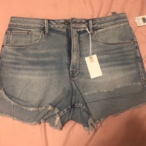Good American, brand new size 15 jean shorts waist 34.5